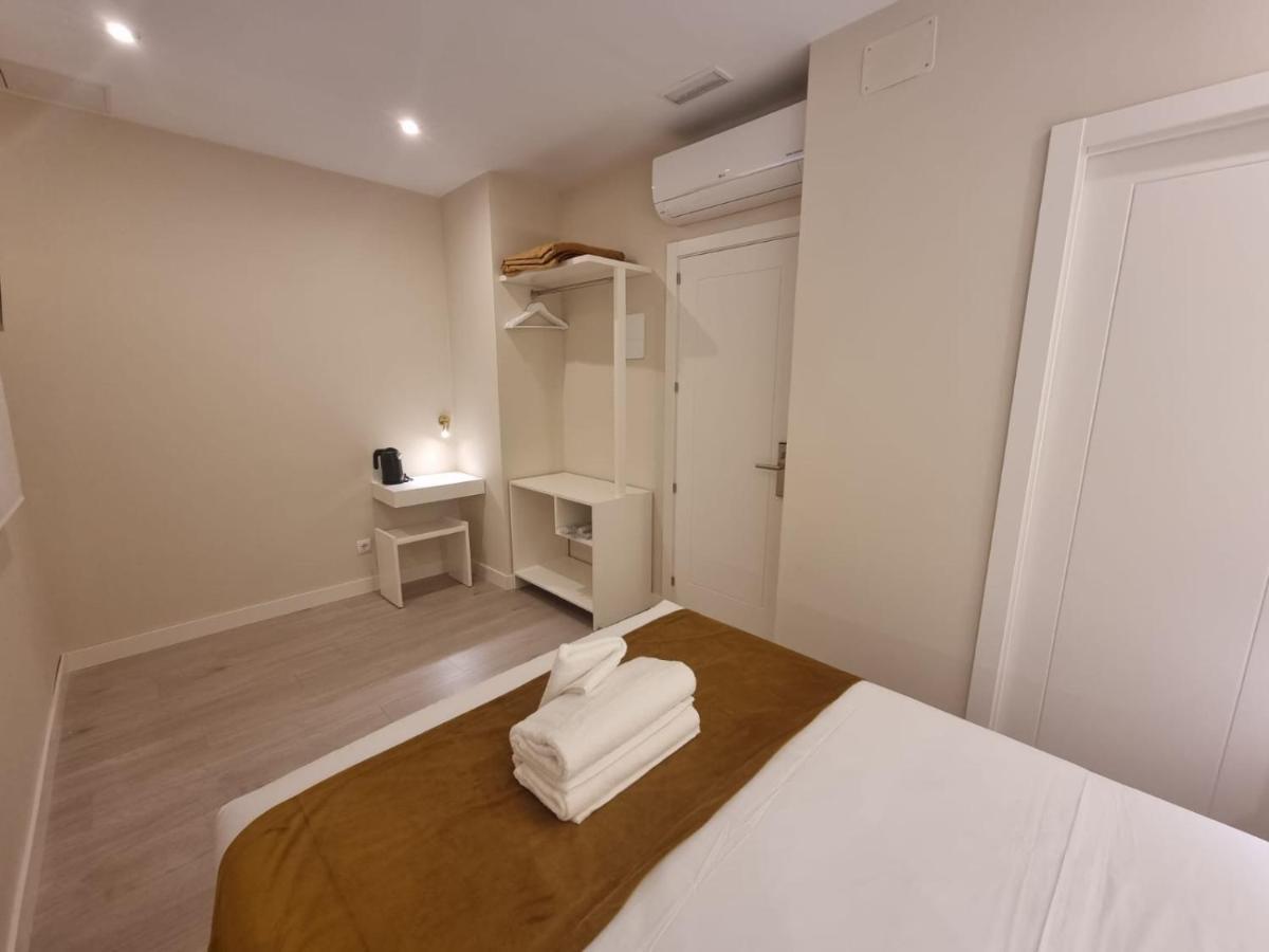 Ch Velarde Hotel Madrid Exterior photo